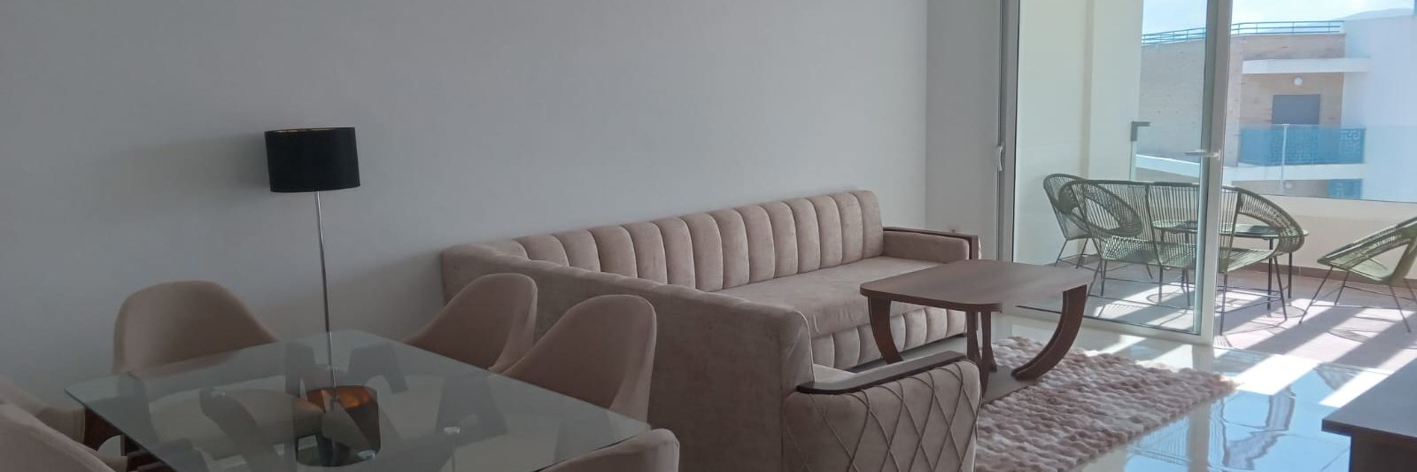 b1.4.4. woonkamer zitgedeelte en eethoek en terras